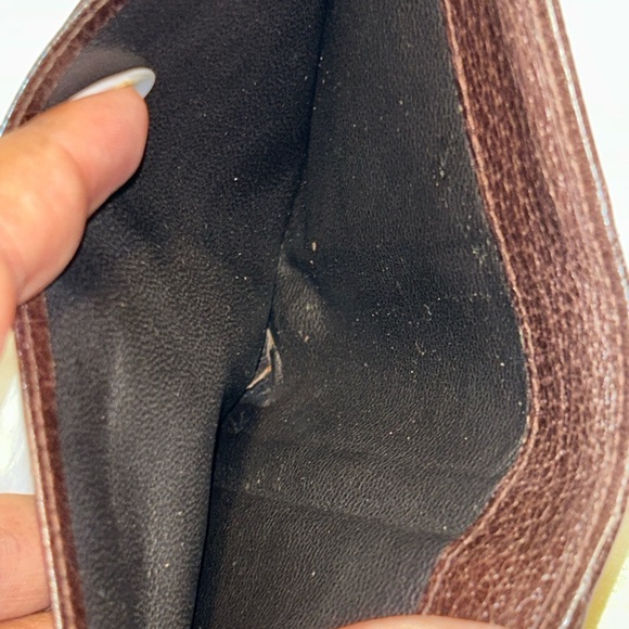 Gucci GG Canvas Compact Wallet - Picture 10 of 16